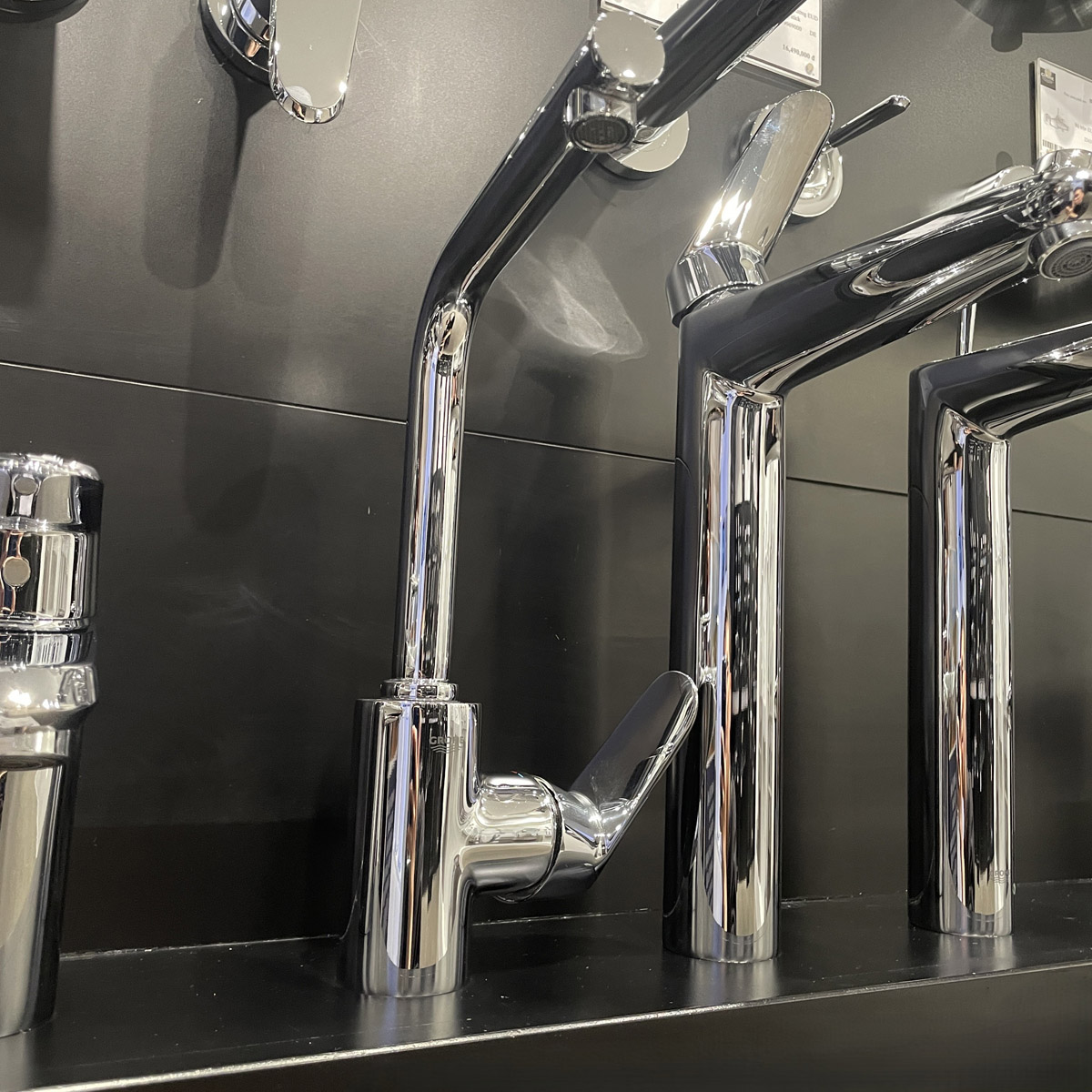 Vòi chậu nóng lạnh Eurodisc Cosmopolitan GROHE 23054002