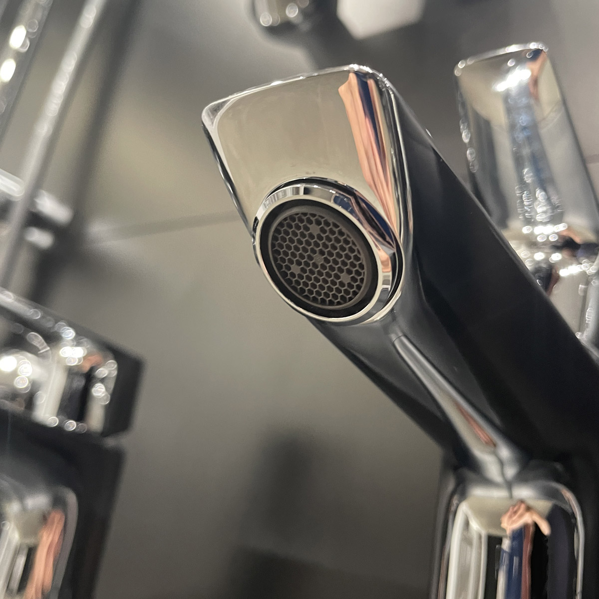 Vòi chậu nóng lạnh BauEdge M-size Grohe 23093001