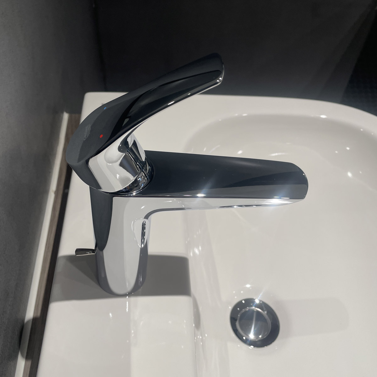 Vòi chậu lavabo nóng lạnh Eurosmart M-size GROHE 23322003