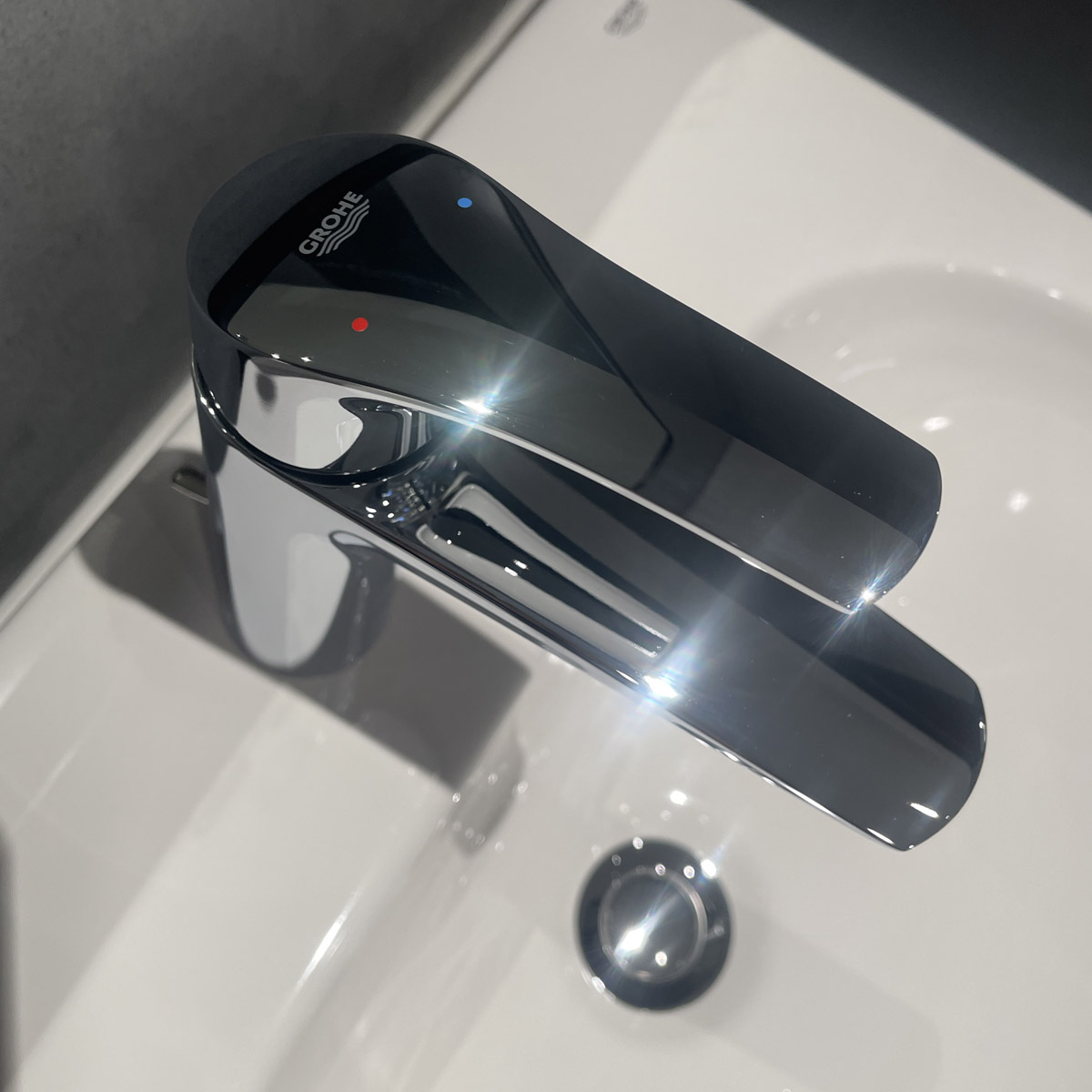 Vòi chậu lavabo nóng lạnh Eurosmart M-size GROHE 23322003