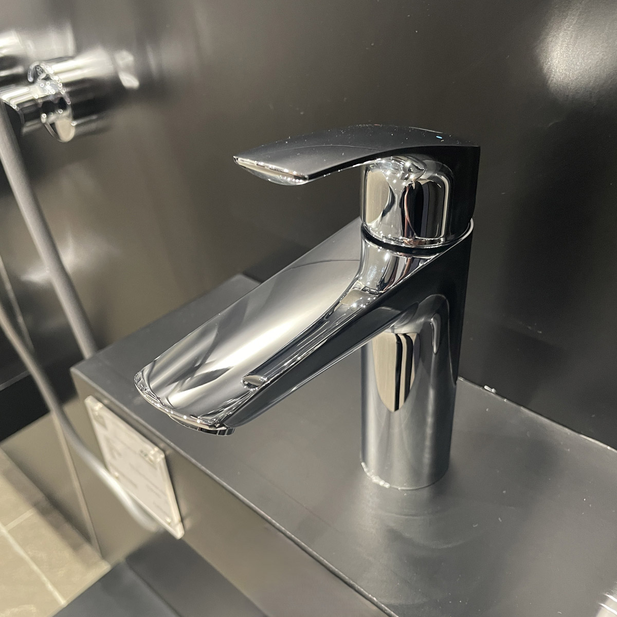 Vòi chậu lavabo nóng lạnh Eurosmart M-size GROHE 23322003