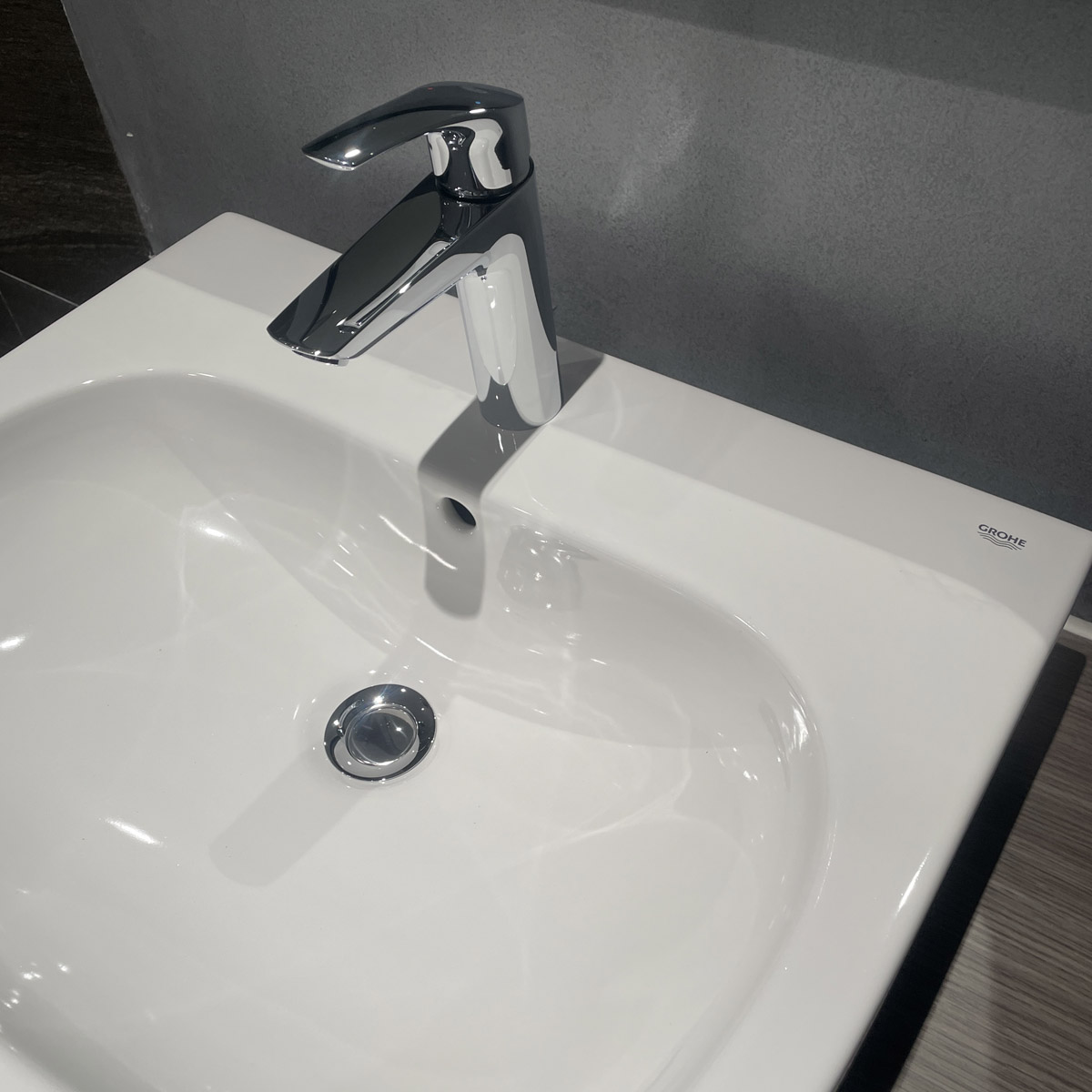 Vòi chậu lavabo nóng lạnh Eurosmart M-size GROHE 23322003