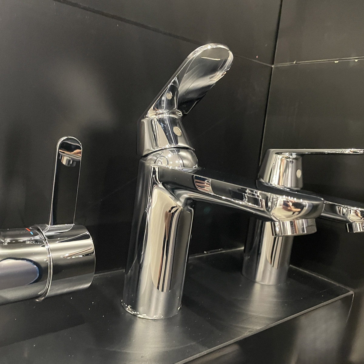 Vòi chậu nóng lạnh Eurosmart Cosmo M-size GROHE 23325000