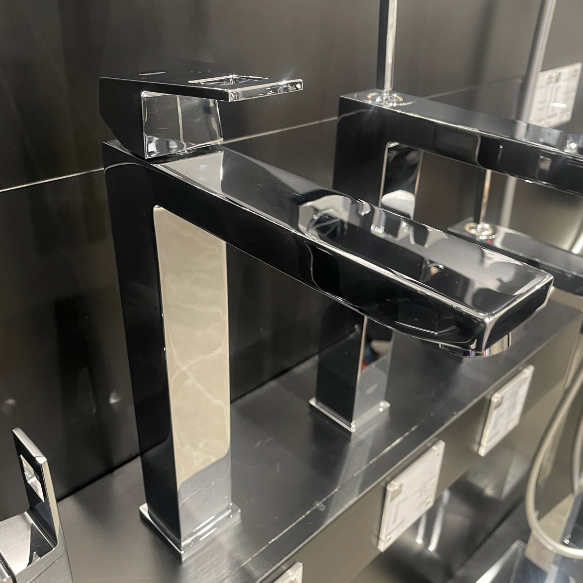 Vòi chậu nóng lạnh Eurocube XL-size GROHE 23406000