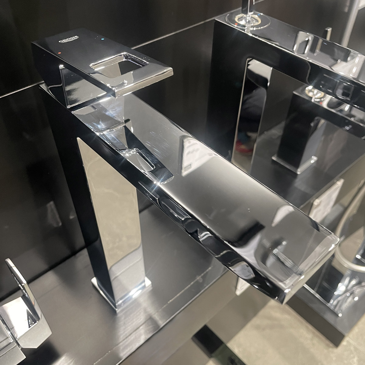 Vòi chậu nóng lạnh Eurocube XL-size GROHE 23406000