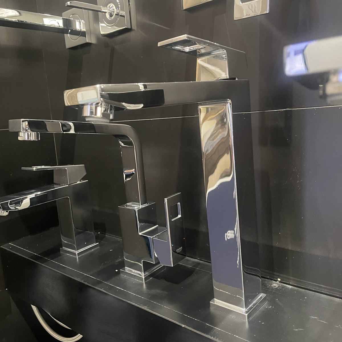 Vòi chậu nóng lạnh Eurocube XL-size GROHE 23406000