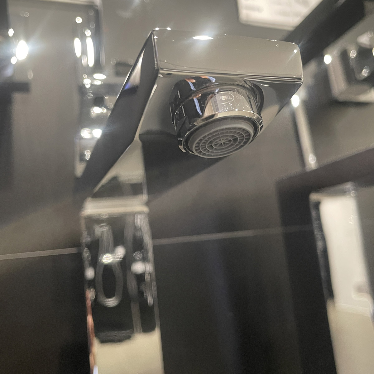 Vòi chậu nóng lạnh Eurocube XL-size GROHE 23406000