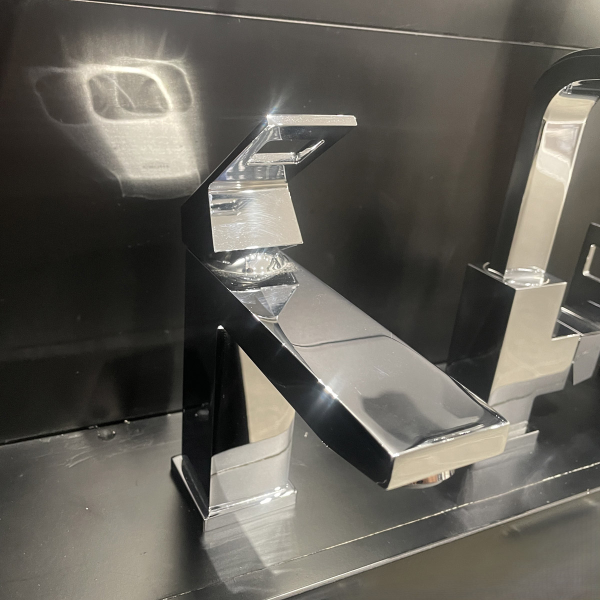 Vòi chậu nóng lạnh M-size Eurocube GROHE 23445000