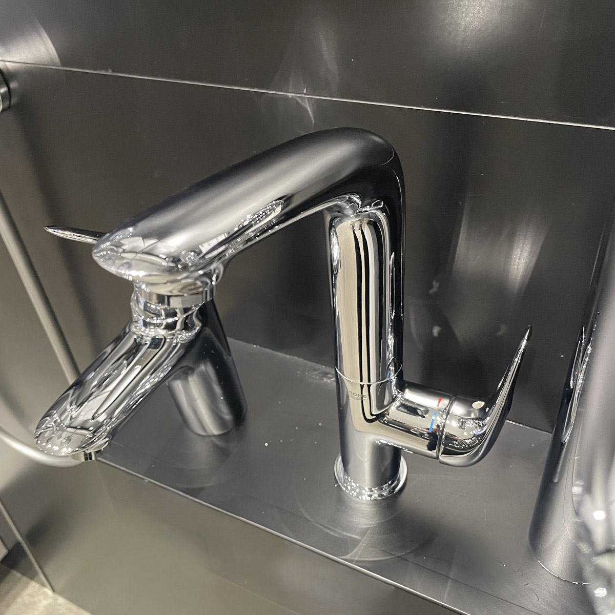 Vòi chậu nóng lạnh Eurostyle GROHE 23569003