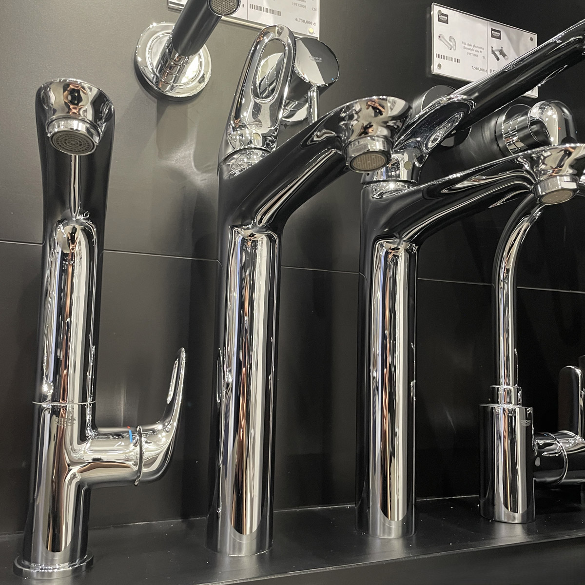 Vòi chậu nóng lạnh Eurostyle GROHE 23570003