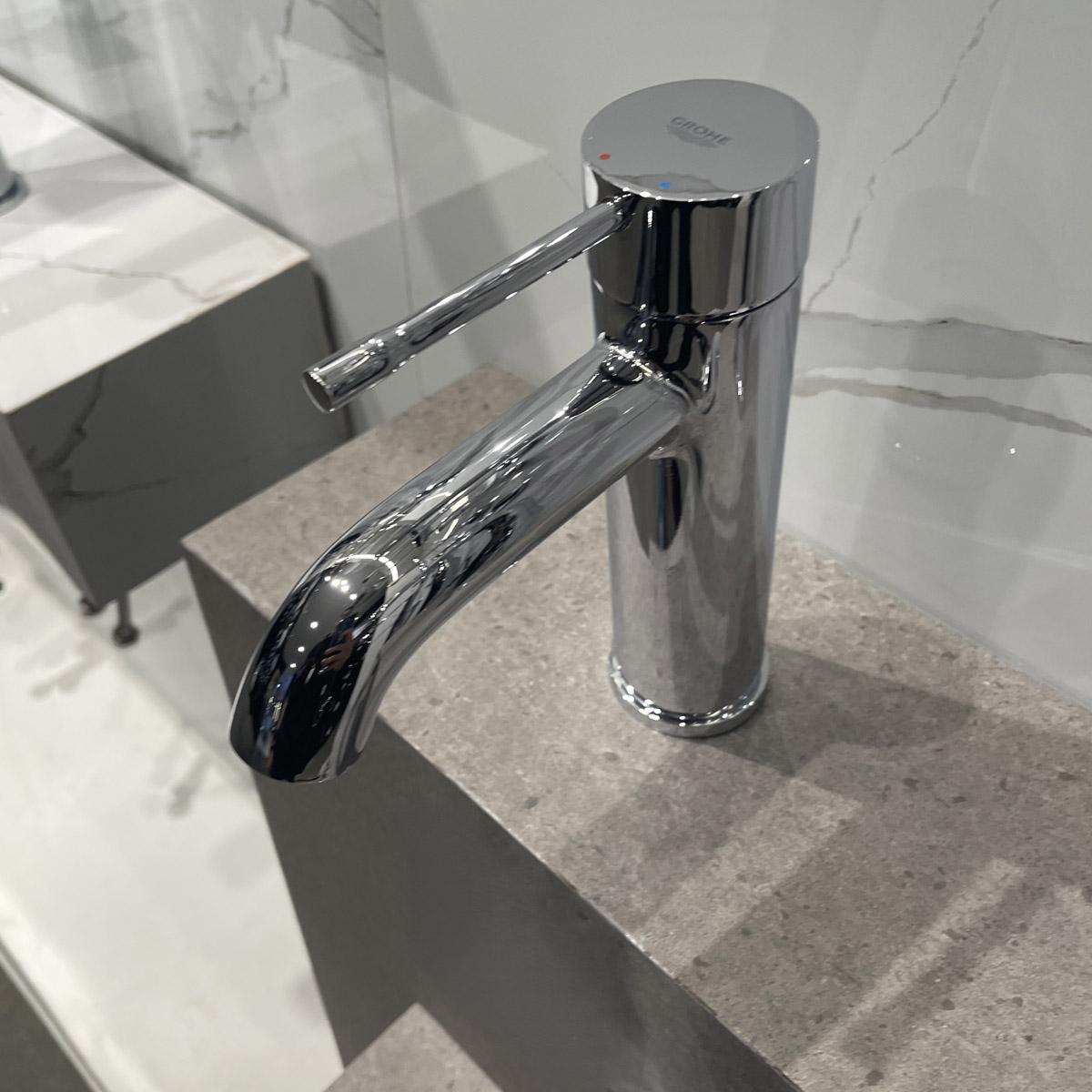 Vòi chậu nóng lạnh Essence S-size GROHE 23589001