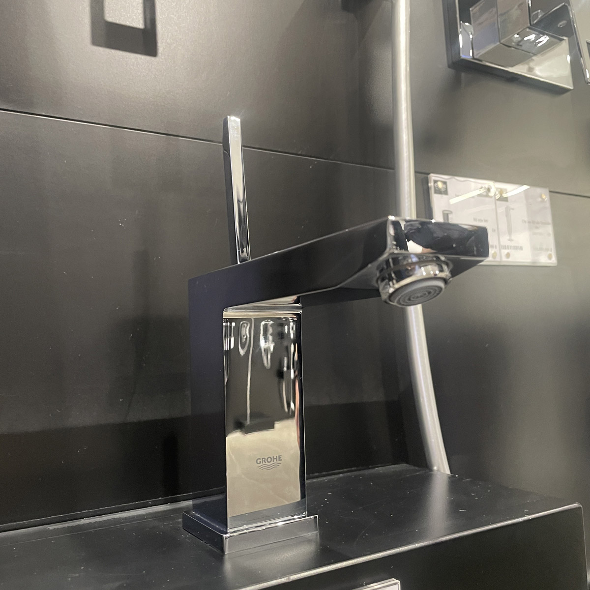 Vòi chậu nóng lạnh Eurocube Joy GROHE 23657000