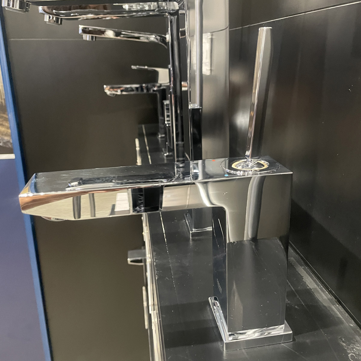 Vòi chậu nóng lạnh Eurocube Joy GROHE 23657000