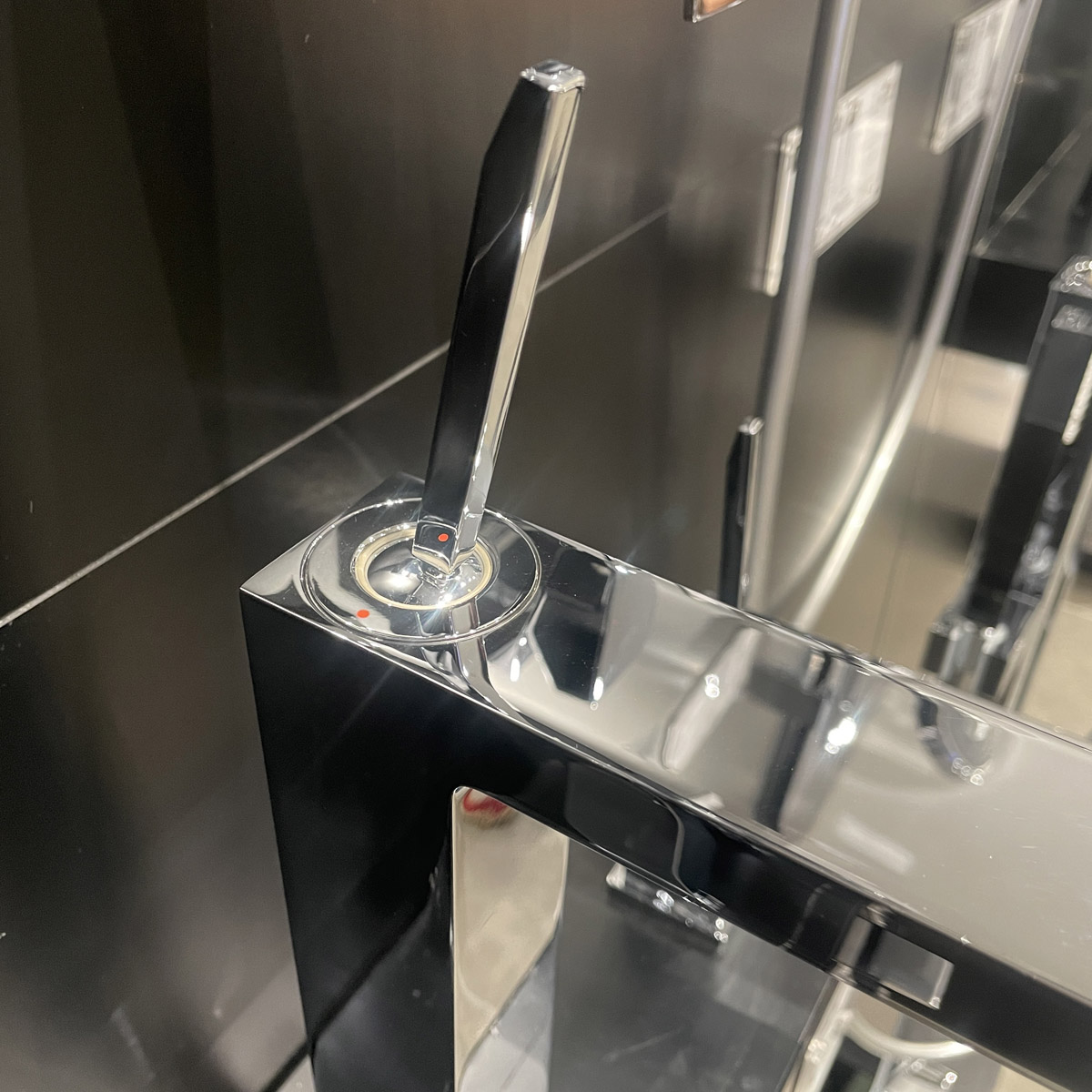 Vòi chậu nóng lạnh Eurocube Joy GROHE 23661000