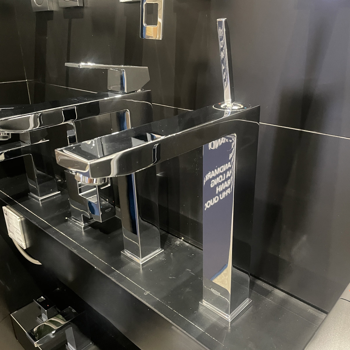 Vòi chậu nóng lạnh Eurocube Joy GROHE 23661000