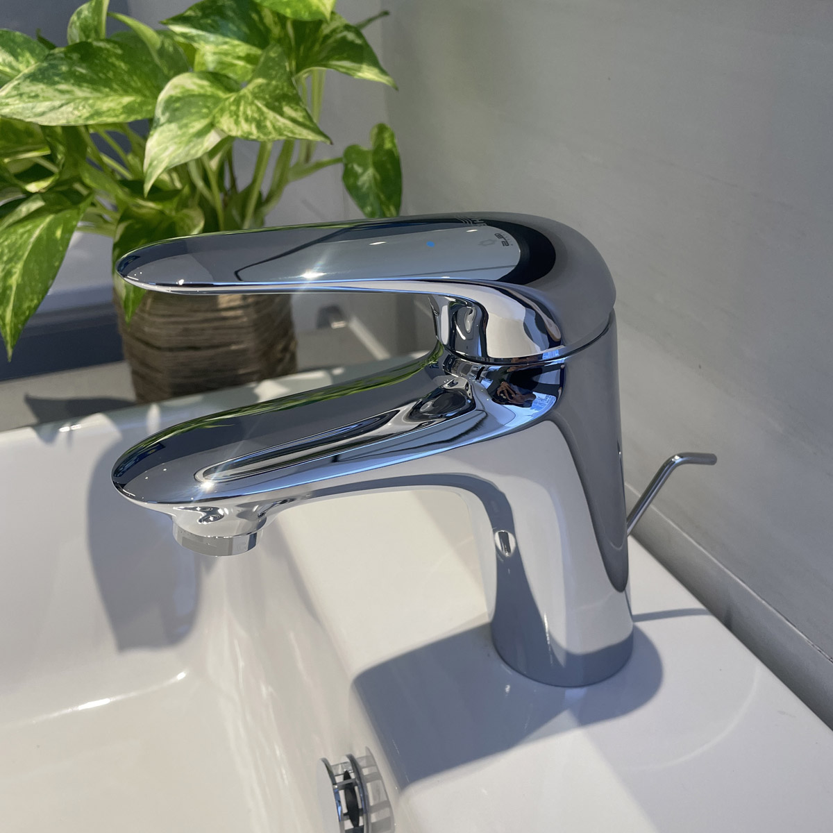 Vòi chậu nóng lạnh Eurostyle GROHE 23707003