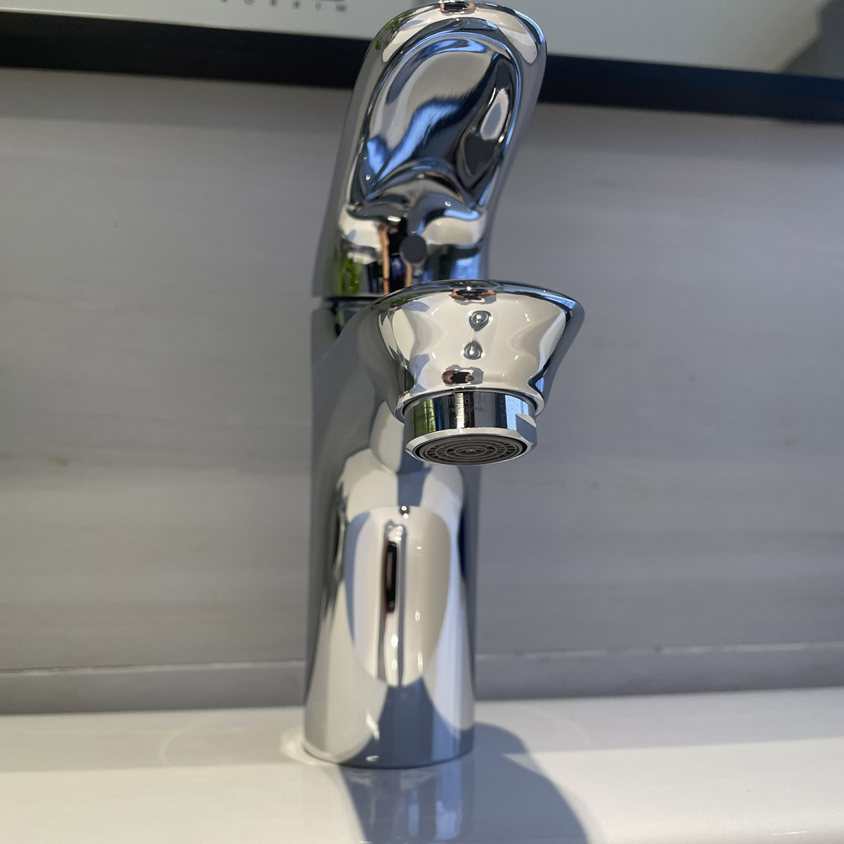 Vòi chậu nóng lạnh Eurostyle GROHE 23707003