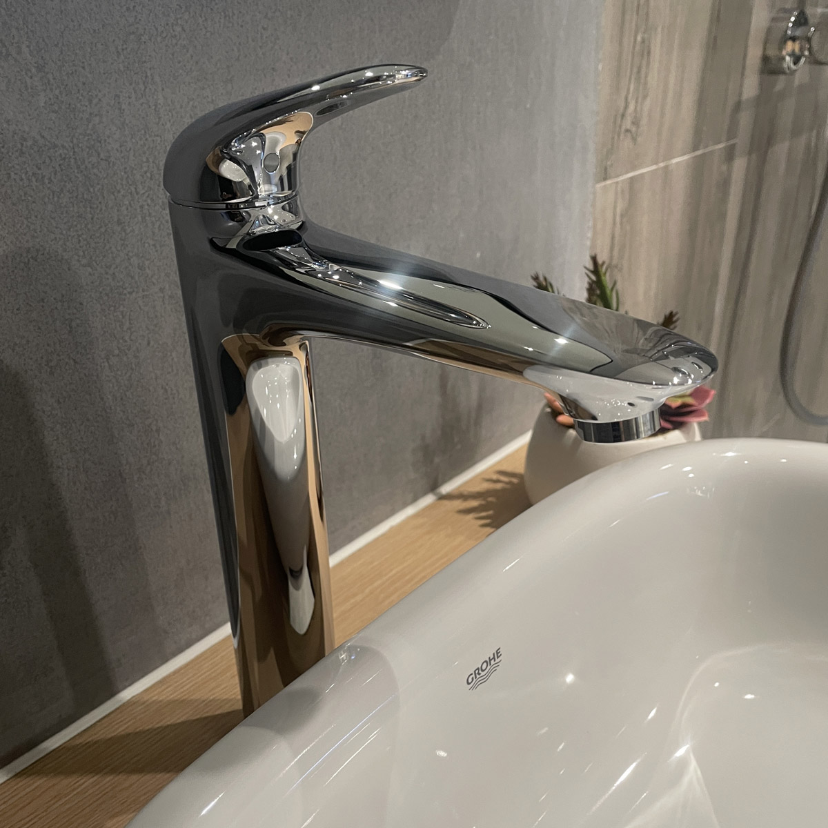 Vòi chậu nóng lạnh Eurostyle Solid XL-size GROHE 23719003