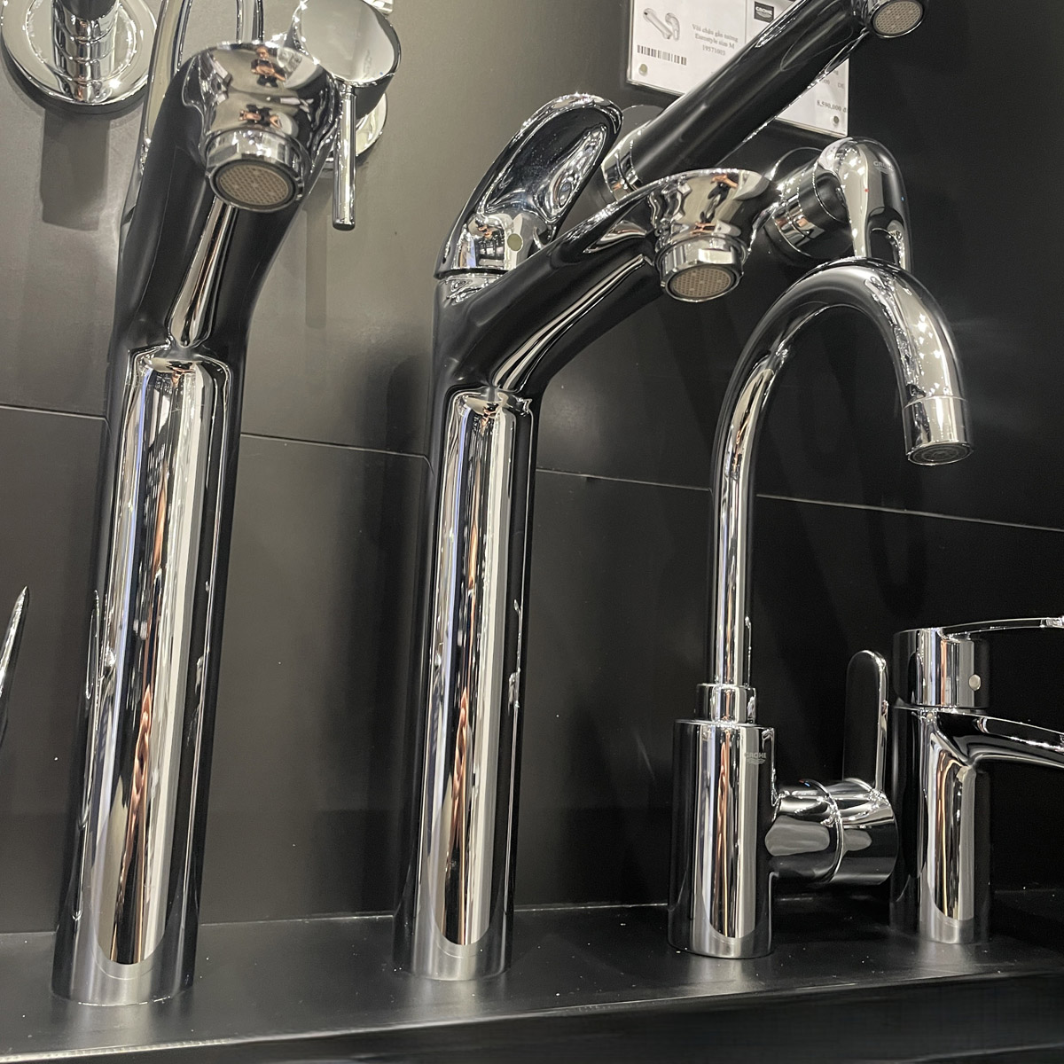 Vòi chậu nóng lạnh Eurostyle Solid XL-size GROHE 23719003