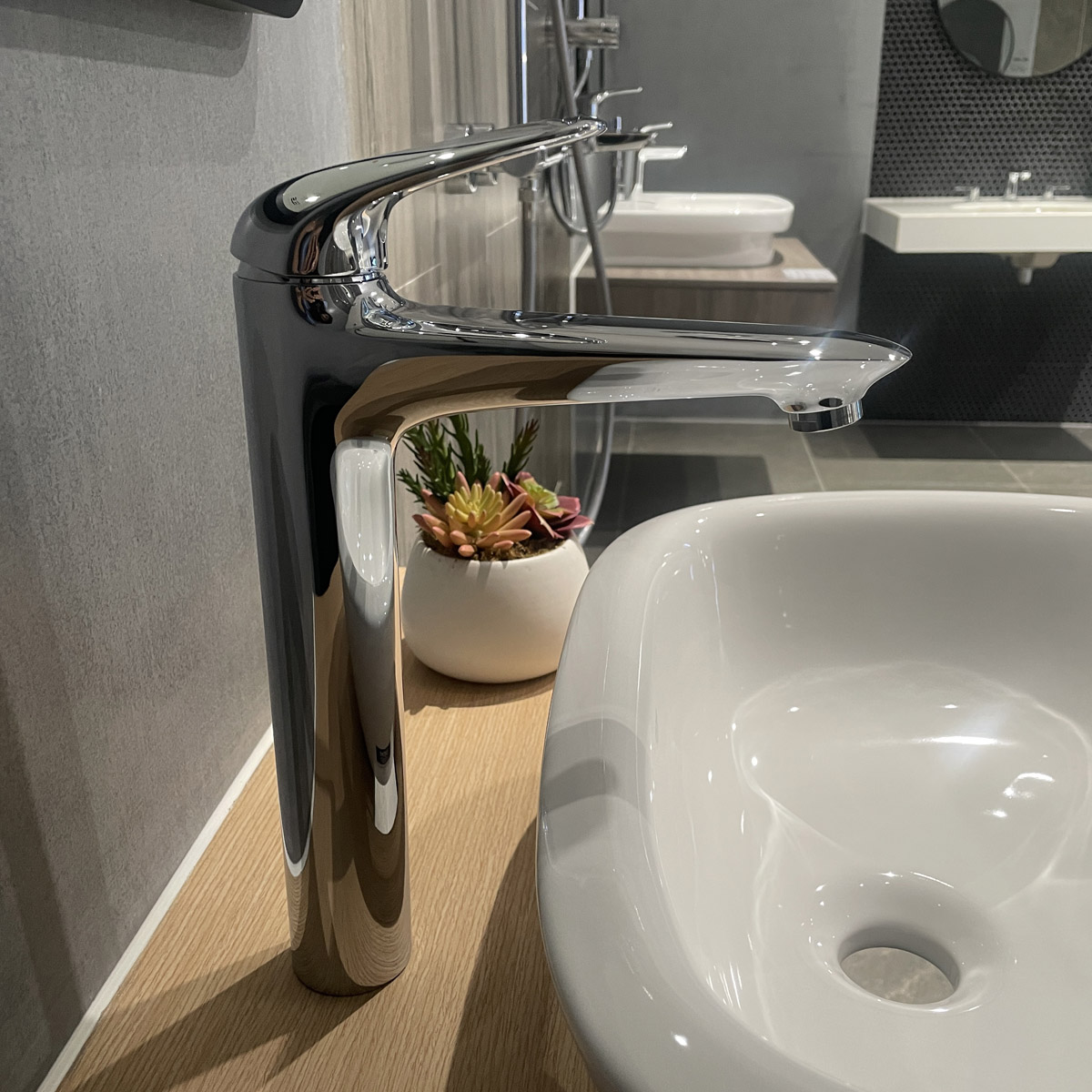 Vòi chậu nóng lạnh Eurostyle Solid XL-size GROHE 23719003