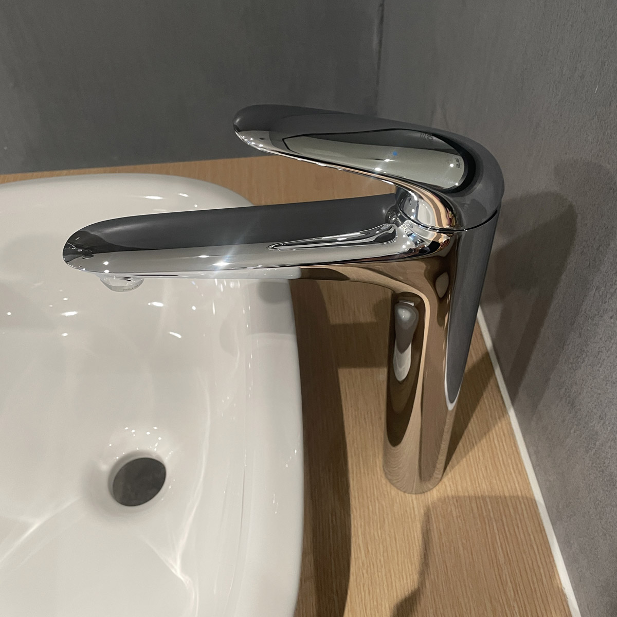 Vòi chậu nóng lạnh Eurostyle Solid XL-size GROHE 23719003