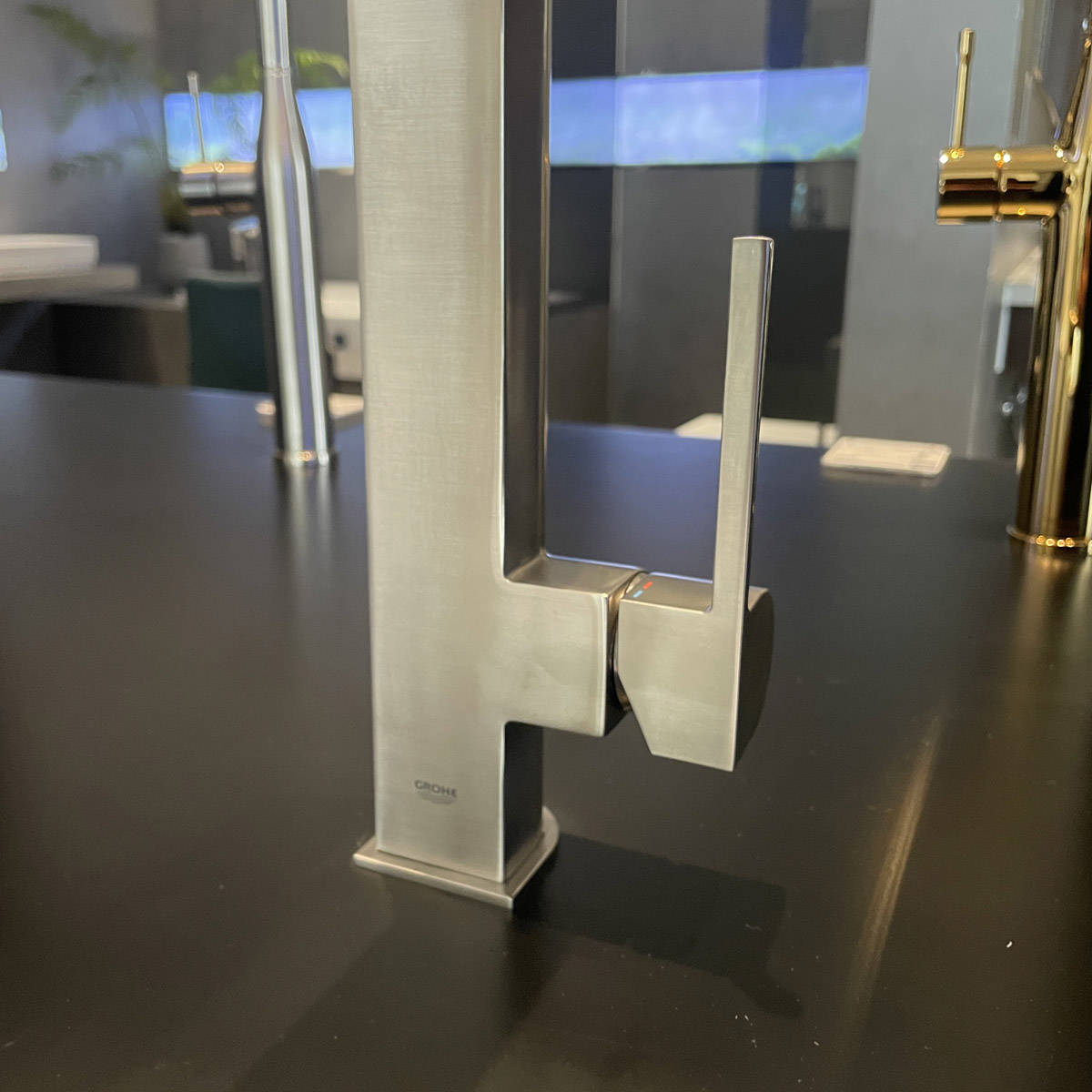 Vòi chậu nóng lạnh Plus GROHE 23851003