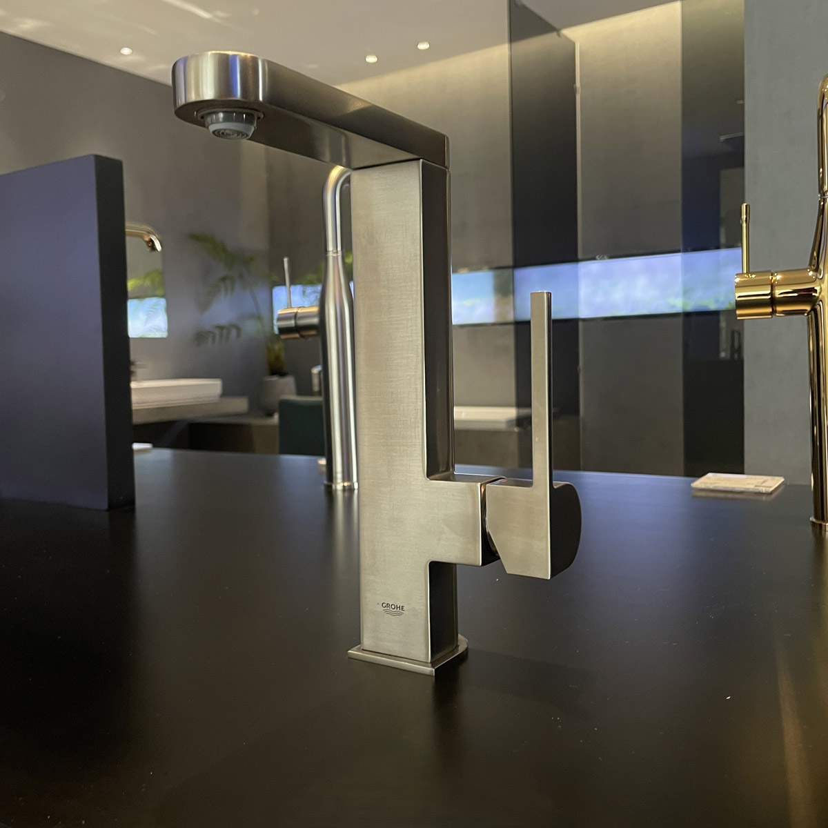 Vòi chậu nóng lạnh Plus GROHE 23851003