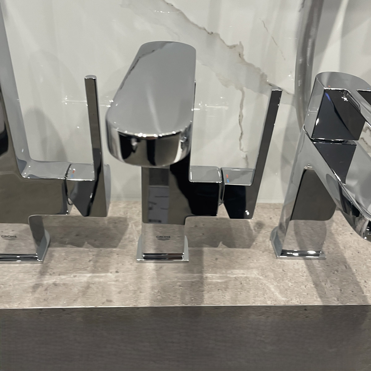 Vòi chậu nóng lạnh plus M-size Grohe 23872003