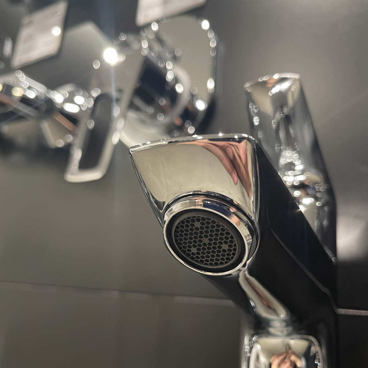 Vòi chậu nóng lạnh BauEdge XL-Size Grohe 23910001