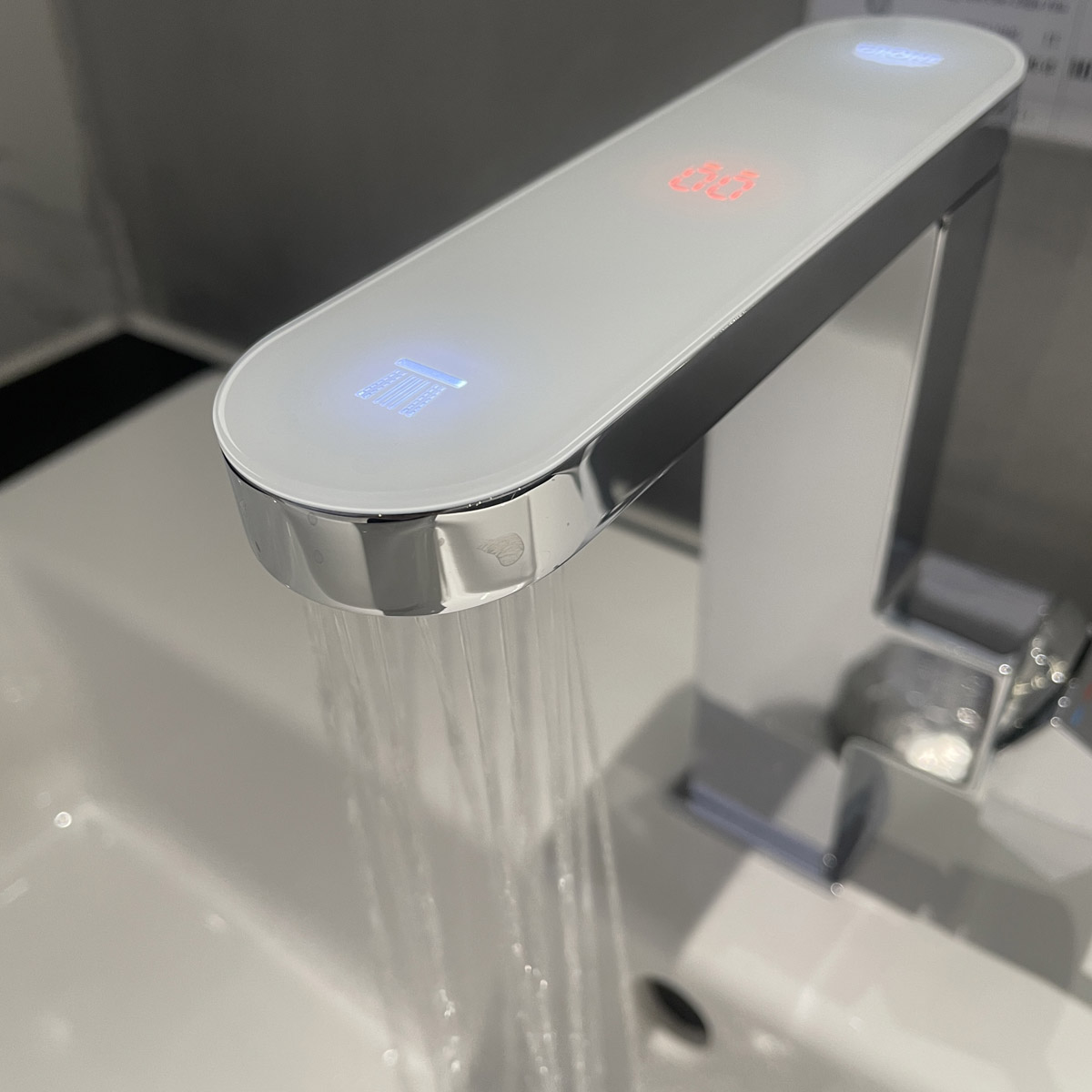 Vòi chậu nóng lạnh Plus GROHE 23958003