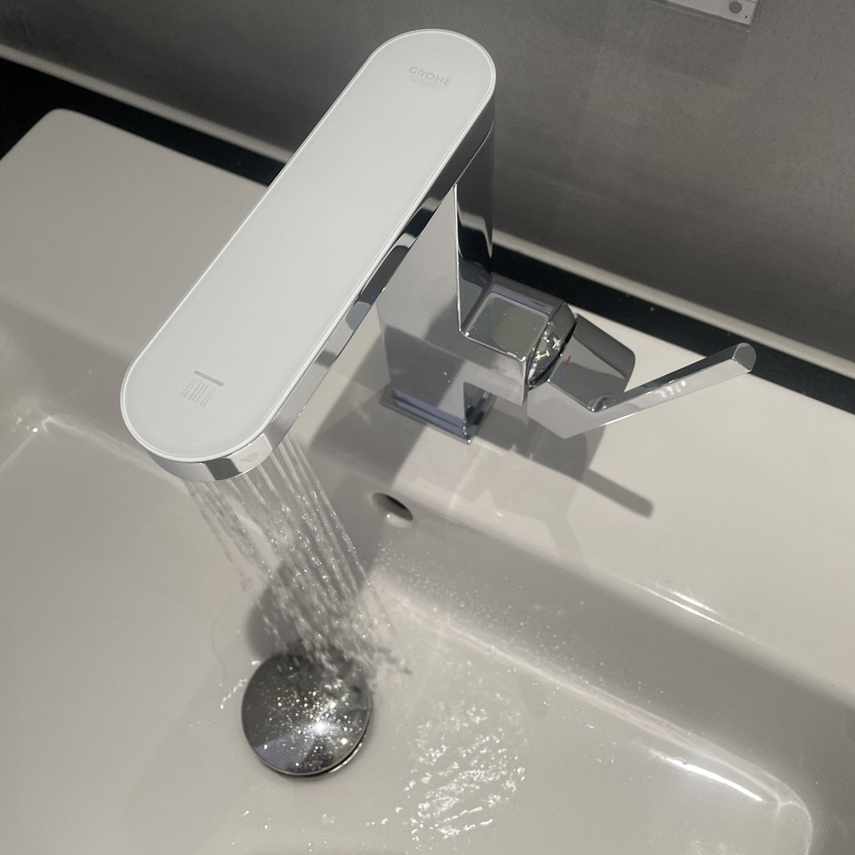 Vòi chậu nóng lạnh Plus GROHE 23958003