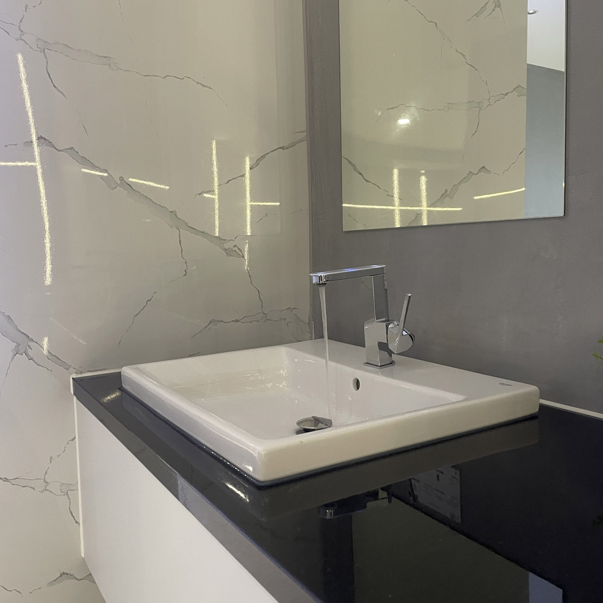 Vòi chậu nóng lạnh Plus GROHE 23958003