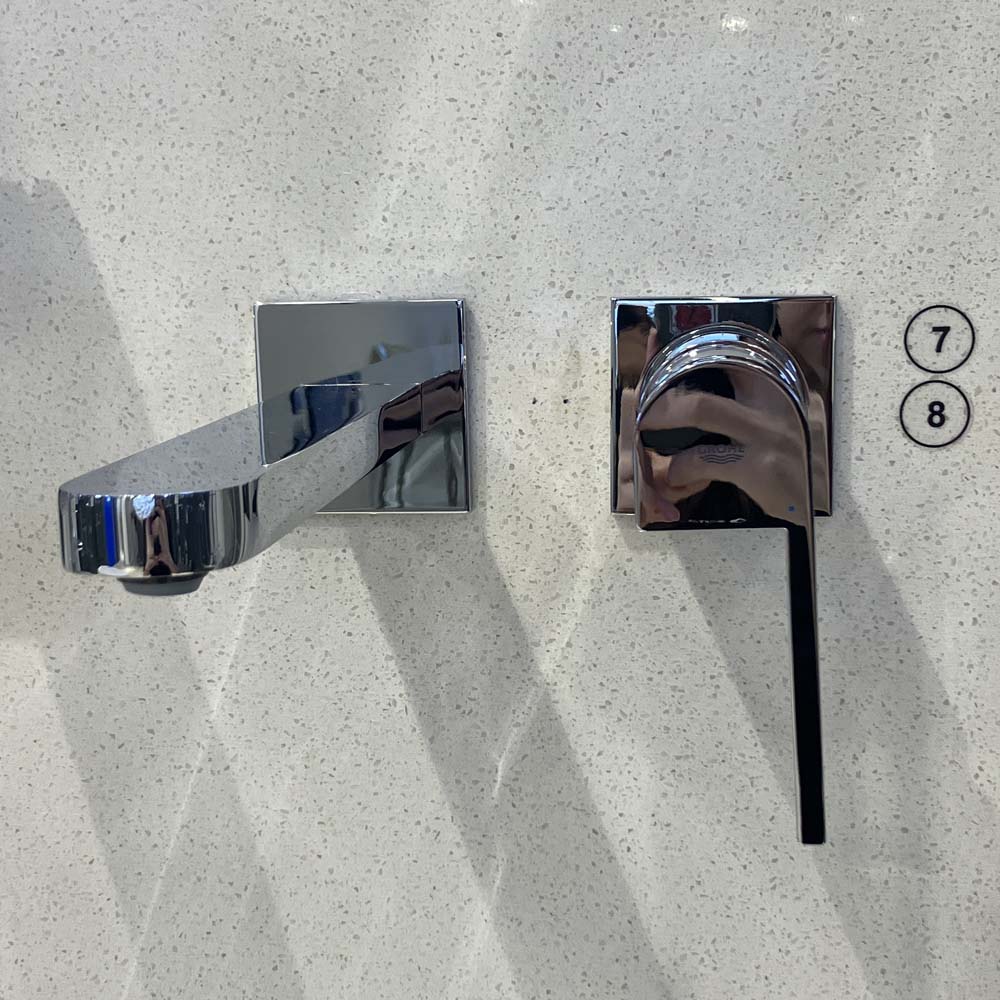 Vòi chậu gắn tường nóng lạnh 2 lỗ Plus L-size GROHE 29306003