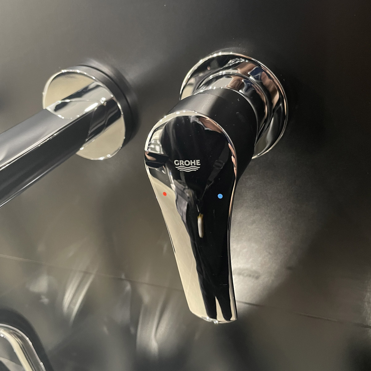 Vòi chậu gắn tường nóng lạnh 2 lỗ Eurosmart GROHE 29338003