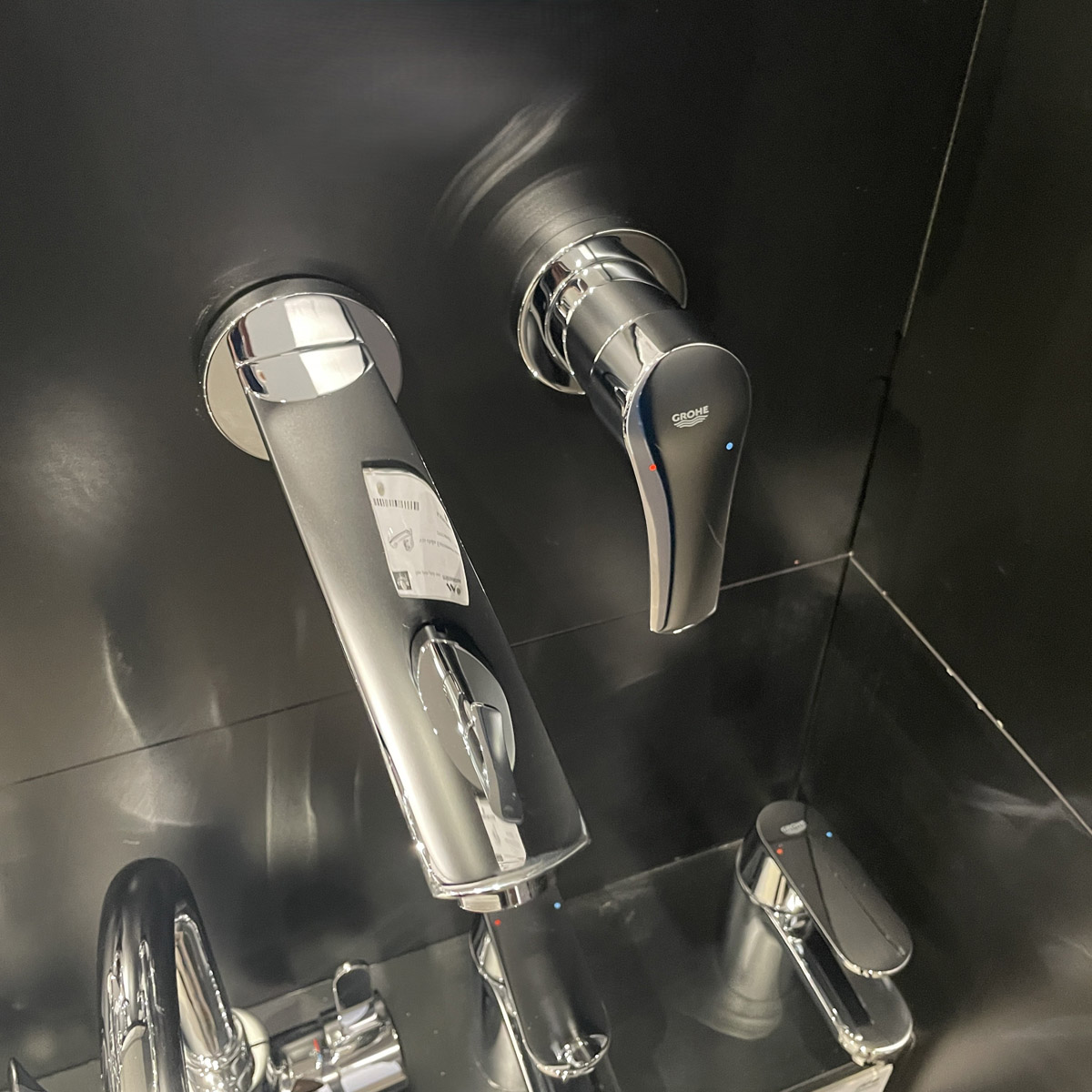 Vòi chậu gắn tường nóng lạnh 2 lỗ Eurosmart GROHE 29338003