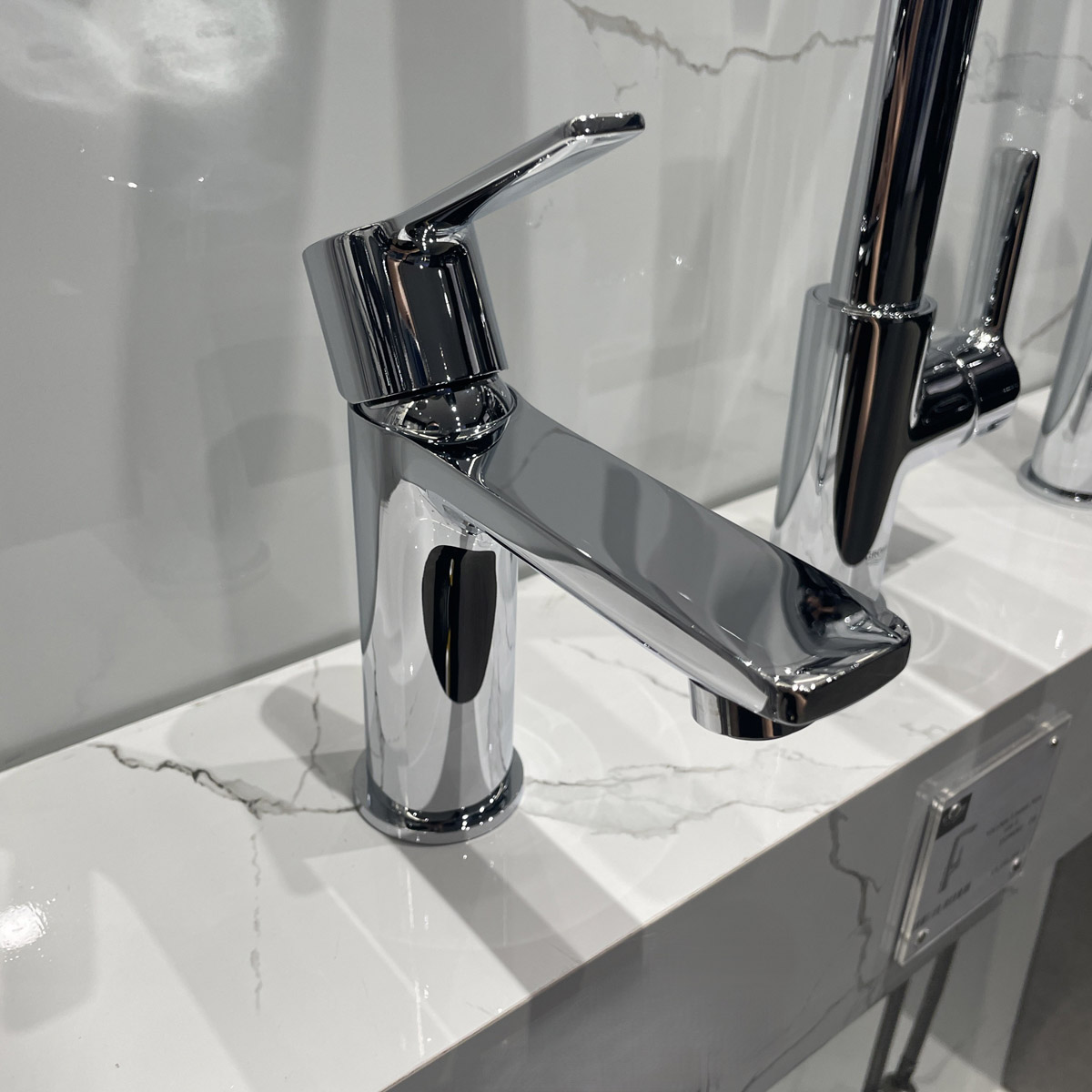 Vòi chậu nóng lạnh Lineare GROHE 32109001