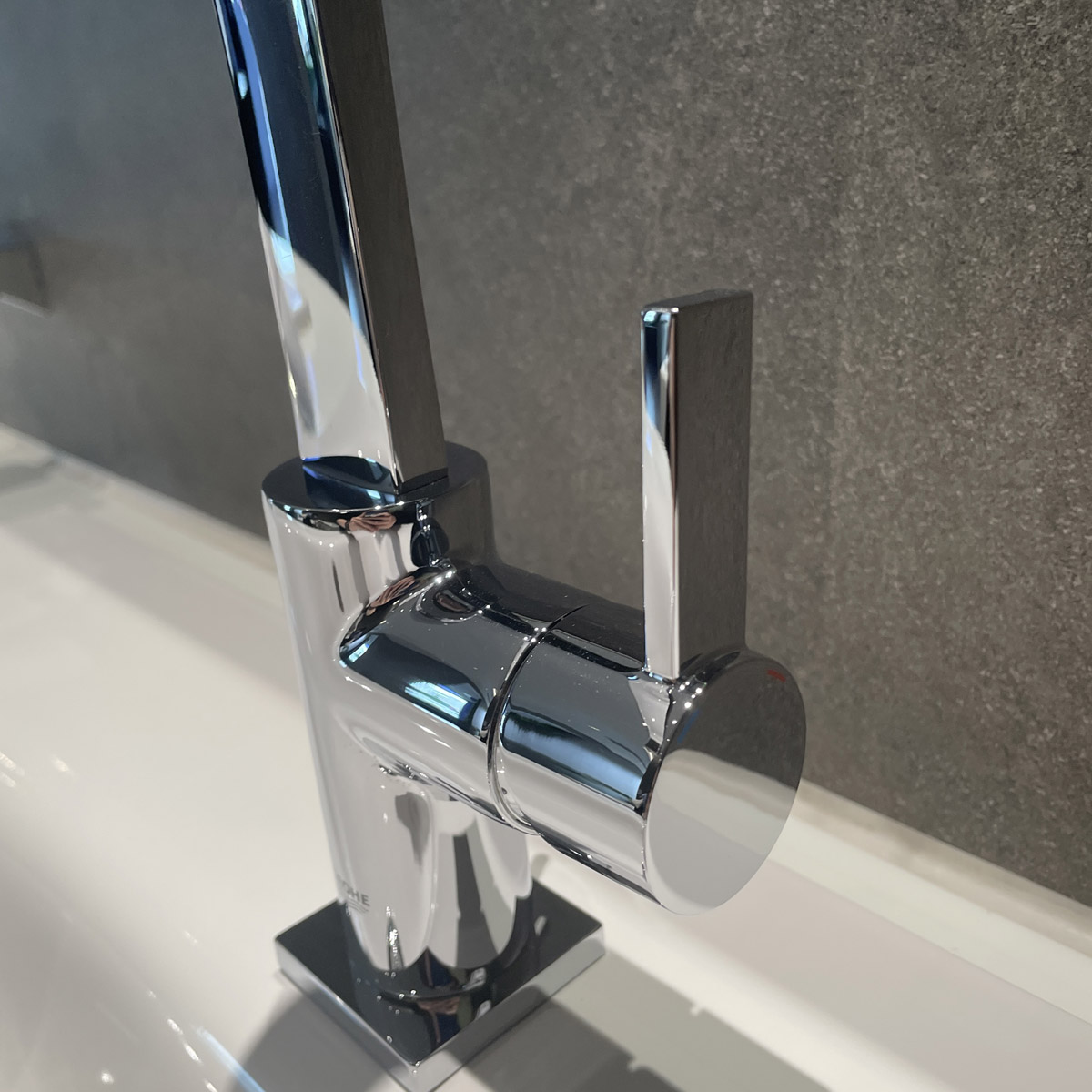 Vòi chậu nóng lạnh Allure GROHE 32146000