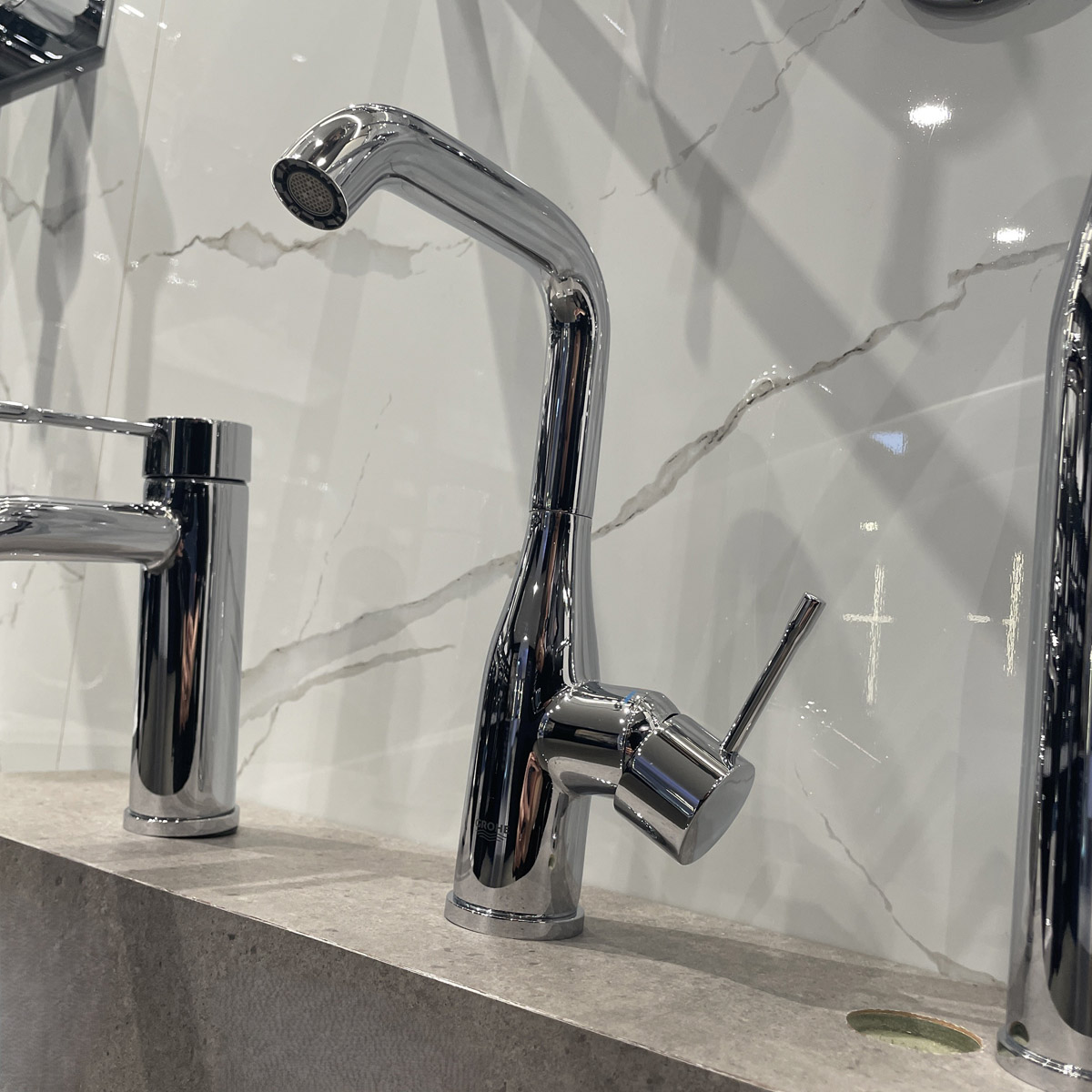 Vòi chậu nóng lạnh Essence L-size GROHE 32628001