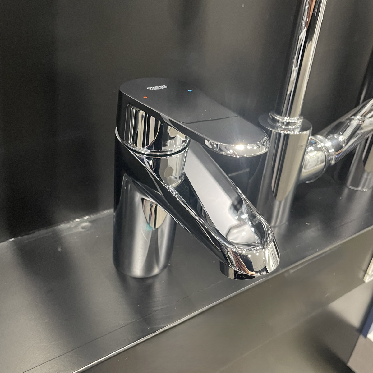 Vòi chậu nóng lạnh Eurodisc Cosmopolitan S-size GROHE 33190002