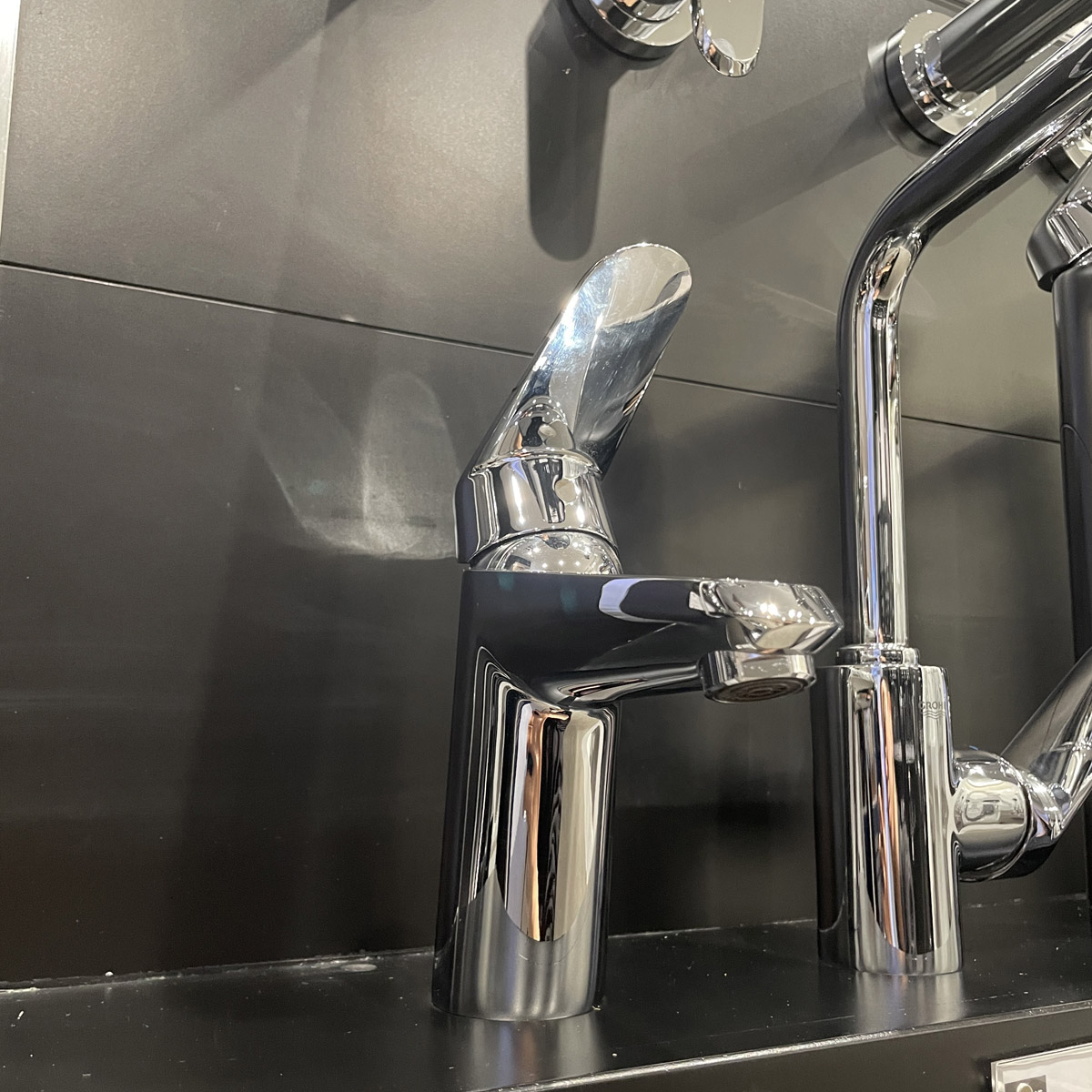 Vòi chậu nóng lạnh Eurodisc Cosmopolitan S-size GROHE 33190002