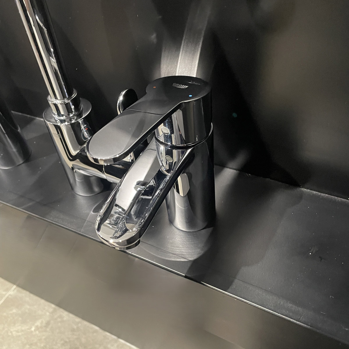 Vòi chậu nóng lạnh Eurostyle Cosmopolitan Grohe 33552002