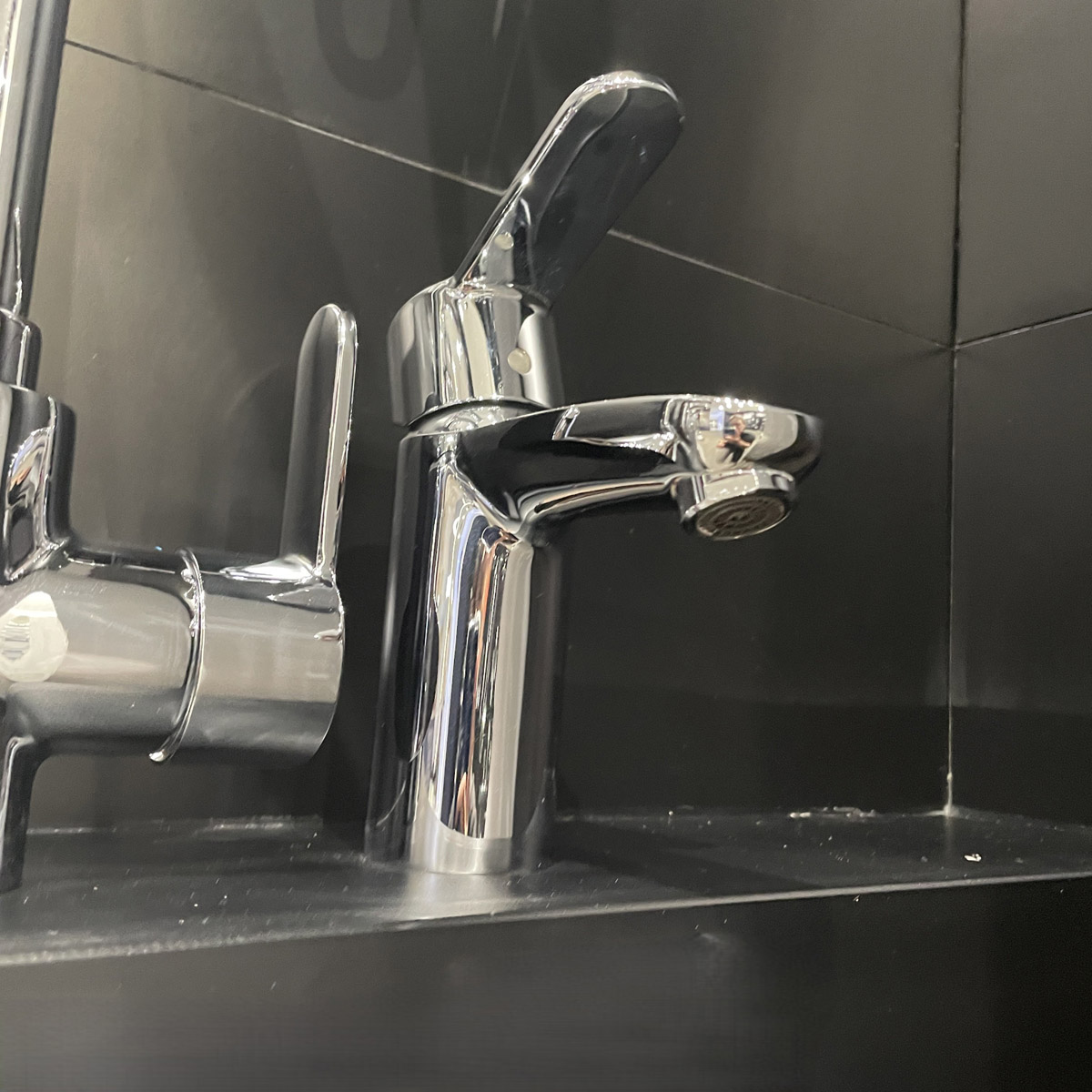 Vòi chậu nóng lạnh Eurostyle Cosmopolitan Grohe 33552002