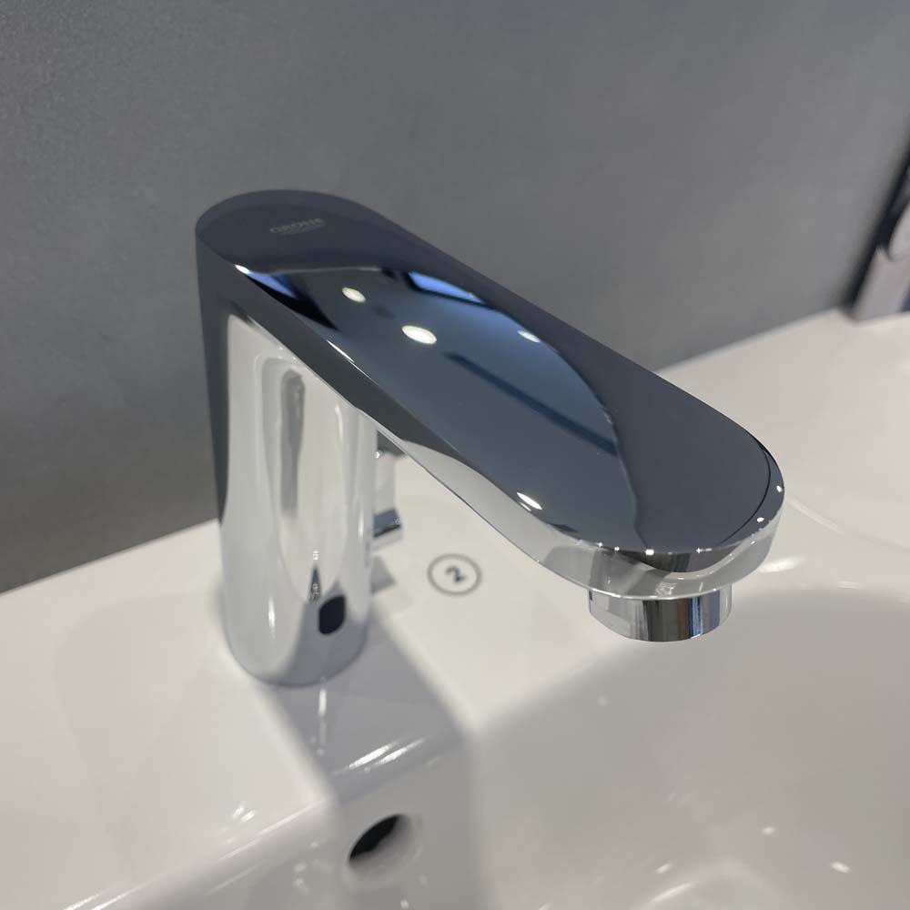 Vòi chậu cảm ứng nhiệt độ dùng điện Eurosmart Cosmopolitan E GROHE 36421000