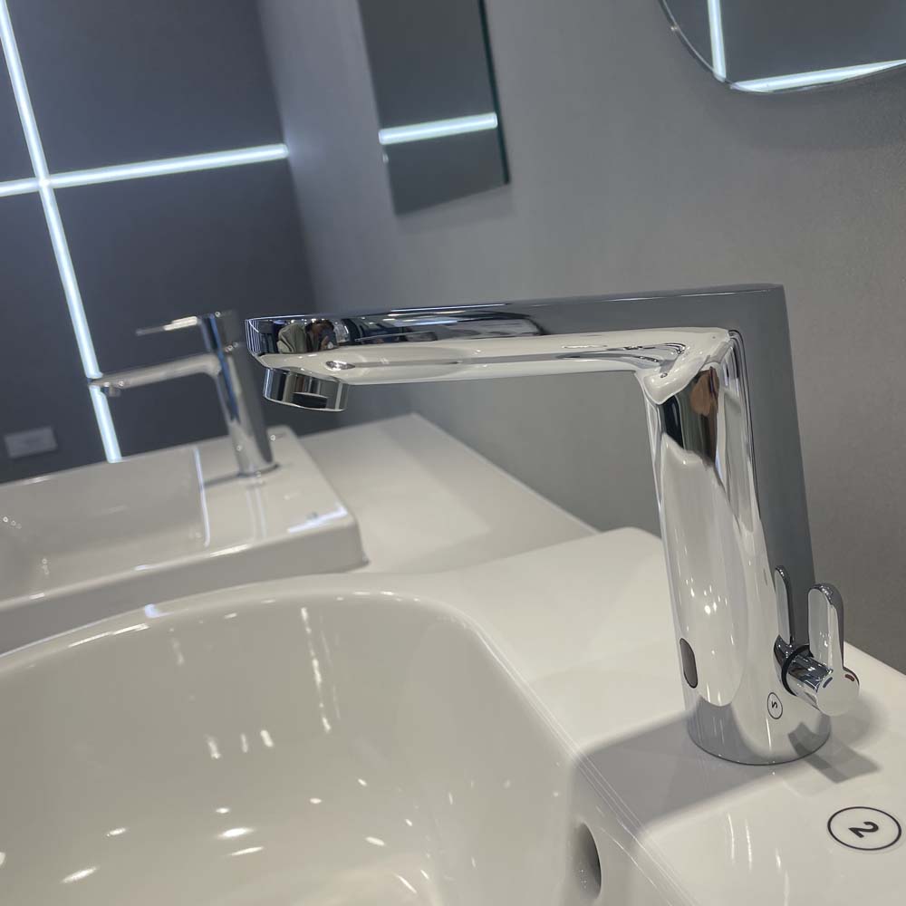 Vòi chậu cảm ứng nhiệt độ dùng điện Eurosmart Cosmopolitan E GROHE 36421000