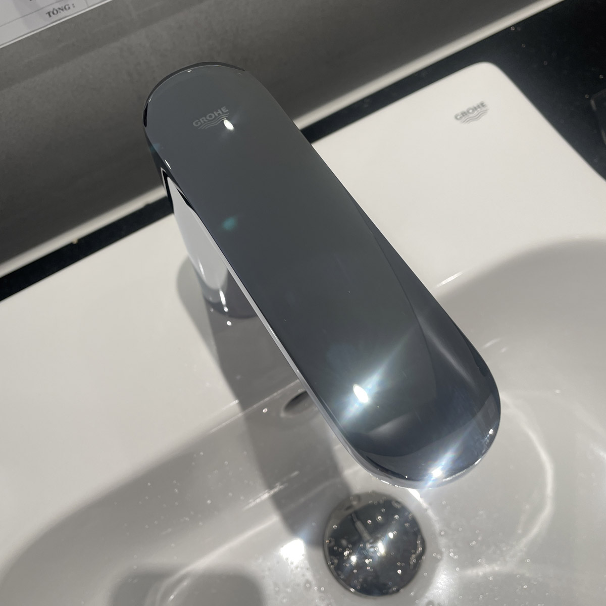 Vòi chậu cảm ứng nhiệt độ dùng pin Eurosmart Cosmopolitan E GROHE 36422000