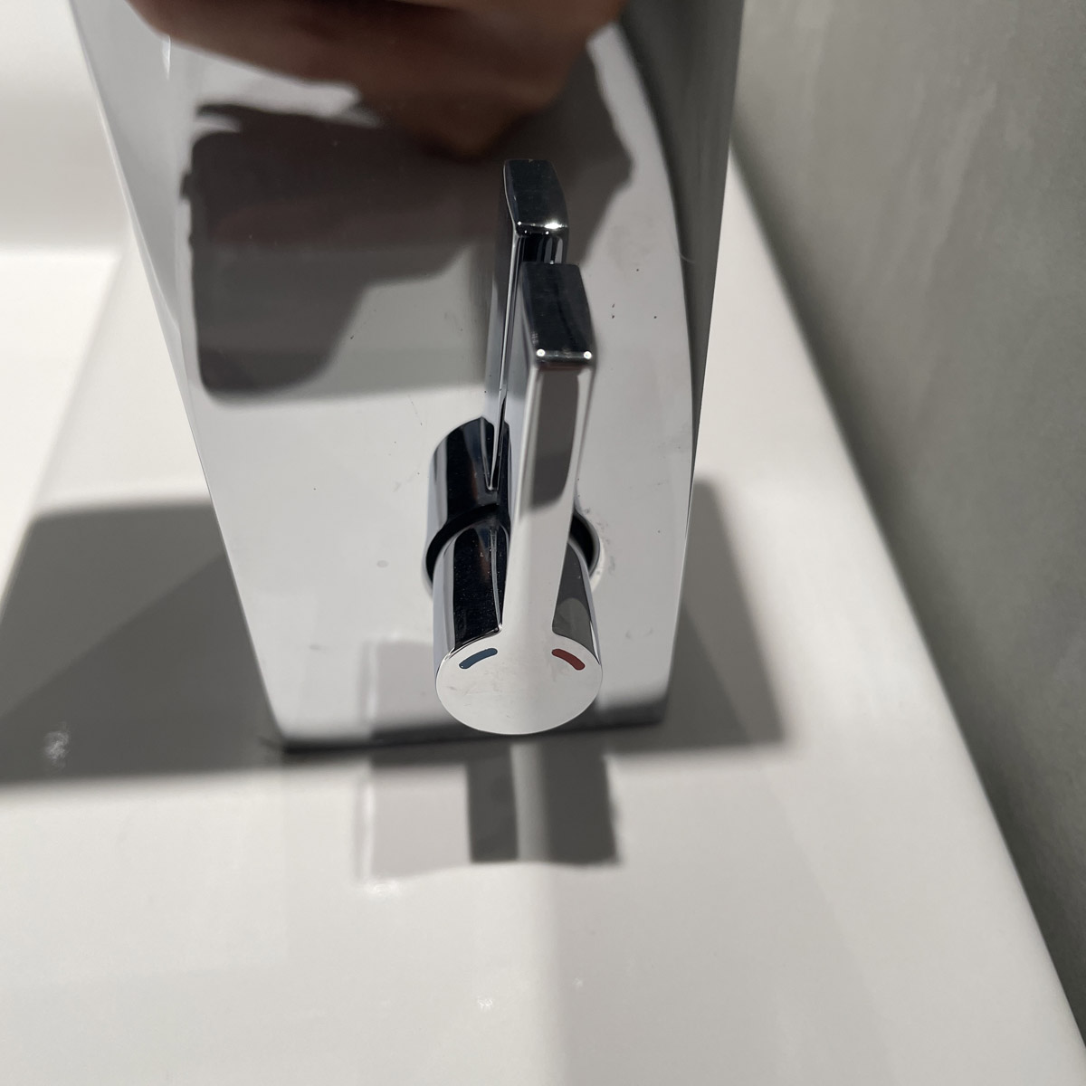 Vòi chậu nóng lạnh cảm ứng dùng pin Eurocube E GROHE 36441000