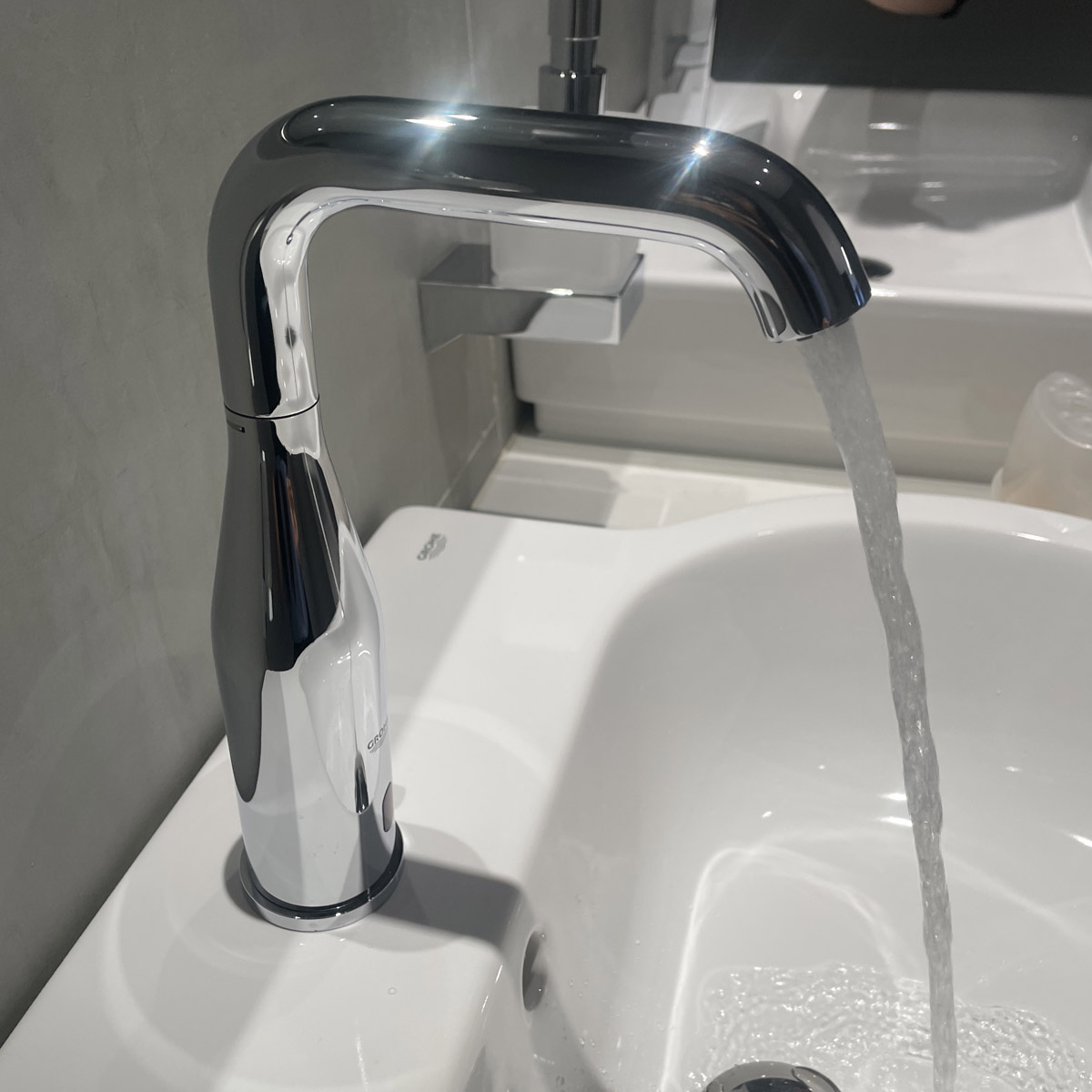 Vòi chậu nóng lạnh cảm ứng dùng pin Eurocube E GROHE 36445000