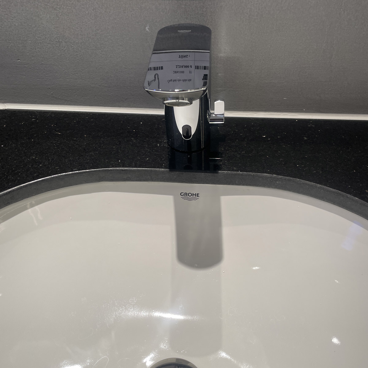 Vòi chậu cảm ứng nhiệt độ dùng pin Bau Cosmopolitan E GROHE 36451000