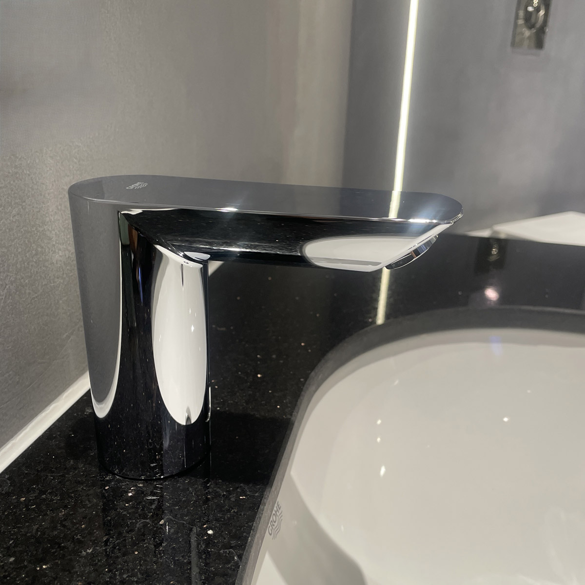 Vòi chậu cảm ứng nhiệt độ dùng pin Bau Cosmopolitan E GROHE 36451000