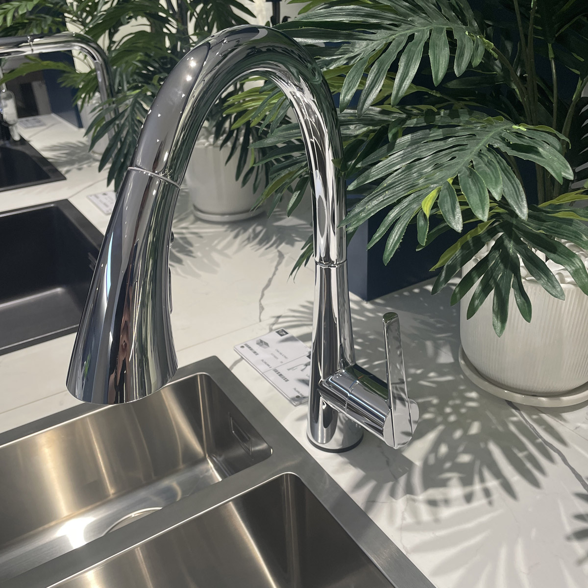 Vòi bếp cảm ứng dây rút nóng lạnh Zedra Touch GROHE 30219002